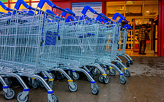 Supermarkety zniszczą sklepiki osiedlowe