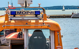 MOPR apeluje do żeglarzy: omijajcie żółto-czarne tyczki