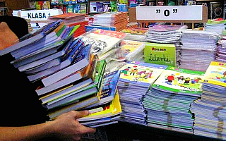 Samorządy dofinasowują zakup podręczników