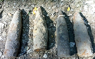 Leśniczy znalazł cztery pociski z czasów drugiej wojny światowej