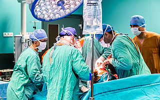 Pionierska operacja wszczepienia sztucznej zastawki w Olsztynie