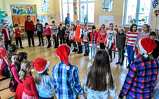 Stawiguda: Dzieci z Donbasu poznają szkołę