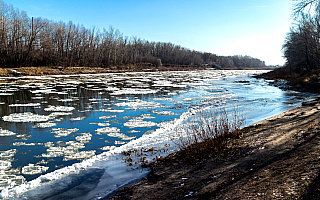Podnosi się stan wód w okolicy Elbląga i Braniewa. Możliwa cofka