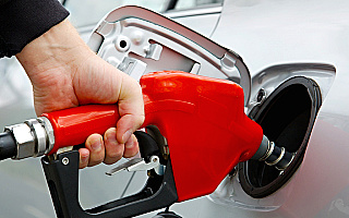 Orlen zdecydował o obniżkach cen paliw na wakacje