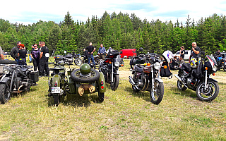 Na lotnisku w olsztyńskich Dajtkach można było podziwiać zabytkowe motocykle