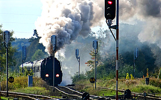 Podróż jak za dawnych lat…Turyści przemierzają Warmię i Mazury zabytkowym pociągiem ciągniętym przez parowóz z lat 40.