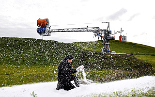 Na Warmii i Mazurach powstała największa fabryka śniegu w Europie. Produkcja nie stanie nawet przy wysokich temperaturach