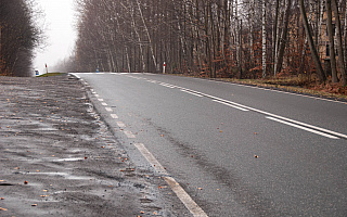 Oblodzone drogi na Warmii i Mazurach. Ostrzeżenie meteorologów obowiązuje do poniedziałku rano