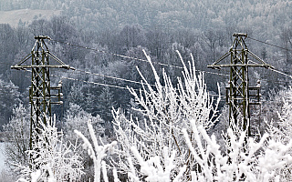 Kilkanaście tysięcy mieszkańców Warmii i Mazur wciąż bez prądu po pierwszym ataku zimy