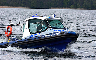 Patrol policji pomógł wyczerpanej kobiece wydostać się z wody