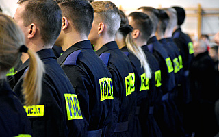 Na Warmii i Mazurach rośnie grono policjantów. Prawie 30 funkcjonariuszy złożyło dziś ślubowanie