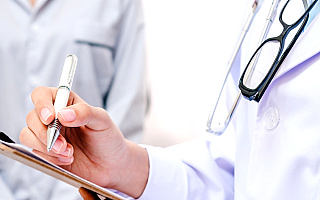 NFZ przedłuży kontrakty z lekarzami POZ, którym kończy się umowa