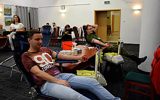 Ponad 30 osób wzięło udział w mikołajkowej akcji poboru krwi. Ochotnicy oddali ponad 10 litrów