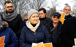Działacze Ruchu Roberta Biedronia w Olsztynie. Chcą stworzyć partię i startować w wyborach