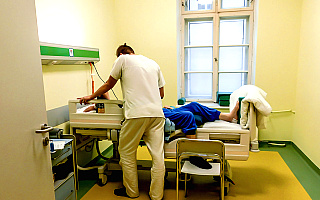 „To był jeden z najtrudniejszych przypadków”. Piętnasty pacjent wybudzony ze śpiączki w olsztyńskim „Budziku dla dorosłych”