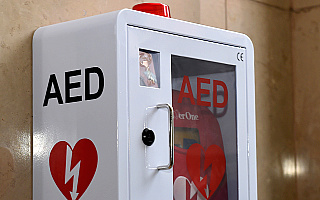 Tylko co piąty Polak potrafi udzielić pierwszej pomocy. Użycie defibrylatora AED może uratować życie