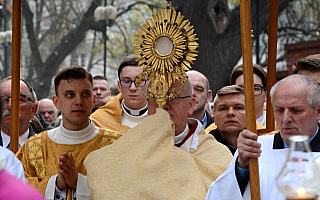 Dziś wierni Kościoła katolickiego świętują Zmartwychwstanie Pańskie
