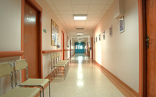 Sanepid rekomenduje wstrzymanie lub ograniczenie odwiedzin w szpitalach