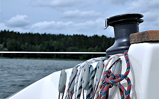 Prawie 100 żeglarzy na łodziach różnych klas wystartowało w regatach na jeziorze Ukiel