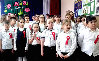Uczniowie z Okartowa na Mazurach w ogólnopolskim konkursie hymnów i pieśni patriotycznych