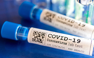 Duży wzrost liczby zachorowań na COVID-19. „Fala jest od jakiegoś czasu”