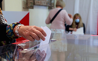 Mieszkańcy regionu idą do urn. Seria wyborów uzupełniających w gminach