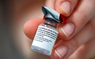 Nie ma wolnych terminów szczepień przeciwko COVID-19. Powodem ograniczenia w dostawach preparatu