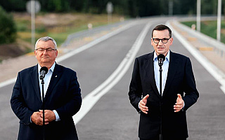 Premier Morawiecki w Smolajnach: inwestycje drogowe są kołem zamachowym gospodarki