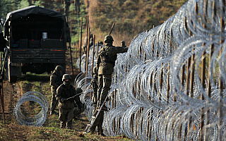 Żołnierze kontynuują budowę zapory na granicy w Rosją. Dziś są w okolicach Gołdapi