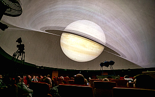 W planetarium działa nowy projektor. Pokazuje kosmos w najdrobniejszych szczegółach