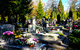 Elbląskie cmentarze wczoraj i dziś