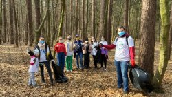 Sprzątanie okolic Jeziora Długiego w Olsztynie. Fot. I. Sałamacha