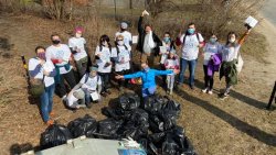 Sprzątanie okolic Jeziora Długiego w Olsztynie. Fot. I. Sałamacha