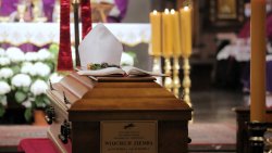 Uroczystości pogrzebowe arcybiskupa seniora Wojciecha Ziemby (27.04.2021)