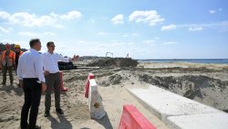 Prezydent A. Duda i premier M. Morawiecki na Mierzei Wiślanej