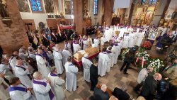 Uroczystości pogrzebowe arcybiskupa seniora Edmunda Piszcza (27-28.03.2022)