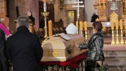 Uroczystości pogrzebowe arcybiskupa seniora Edmunda Piszcza (27-28.03.2022)