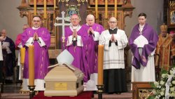 Uroczystości pogrzebowe arcybiskupa seniora Edmunda Piszcza (27-28.03.2022)