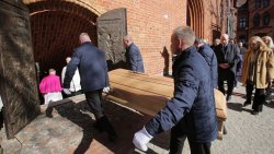 Uroczystości pogrzebowe arcybiskupa seniora Edmunda Piszcza (27-28.03.2022)