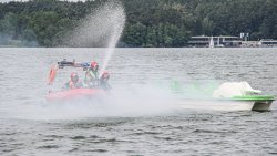 Bezpieczeństwo nad wodą - ćwiczenia i pokazy ratowników