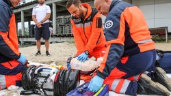 Bezpieczeństwo nad wodą - ćwiczenia i pokazy ratowników