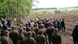 Sadzenie lasu na 70-lecie Radia Olsztyn