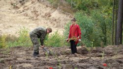 Sadzenie lasu na 70-lecie Radia Olsztyn