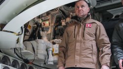 Prezydent i minister obrony narodowej na poligonie w Orzyszu