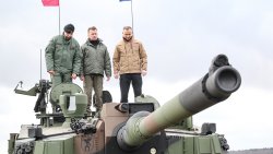 Prezydent i minister obrony narodowej na poligonie w Orzyszu