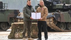 Prezydent i minister obrony narodowej na poligonie w Orzyszu