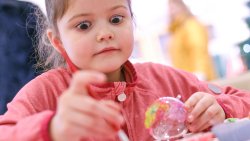 Malowanie ozdób świątecznych z Radiem Olsztyn [9.12.2023]