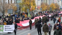 Marsz z flagą uliacami Olsztyna [11.11.2024]