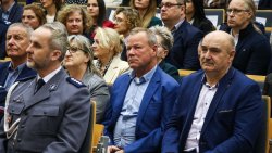 Wojewoda wręczył odznaczenia państwowe [12.11.2024]