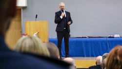 Wojewoda wręczył odznaczenia państwowe [12.11.2024]